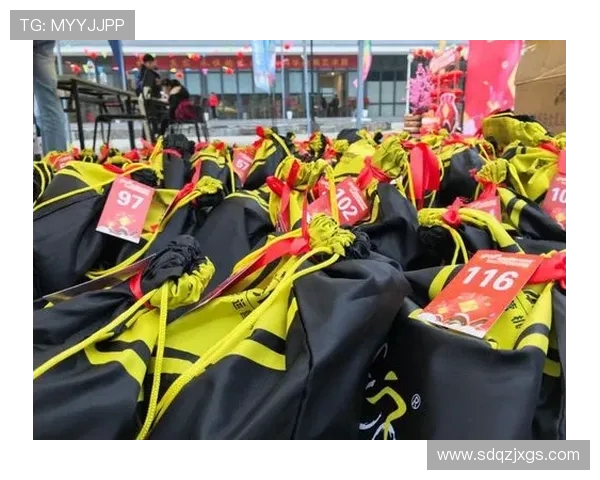 重庆攀岩队在极限运动会中以81分稳居积分榜首位